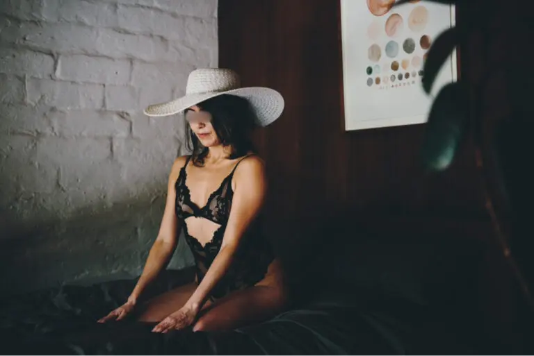Sensual Massage with Thea