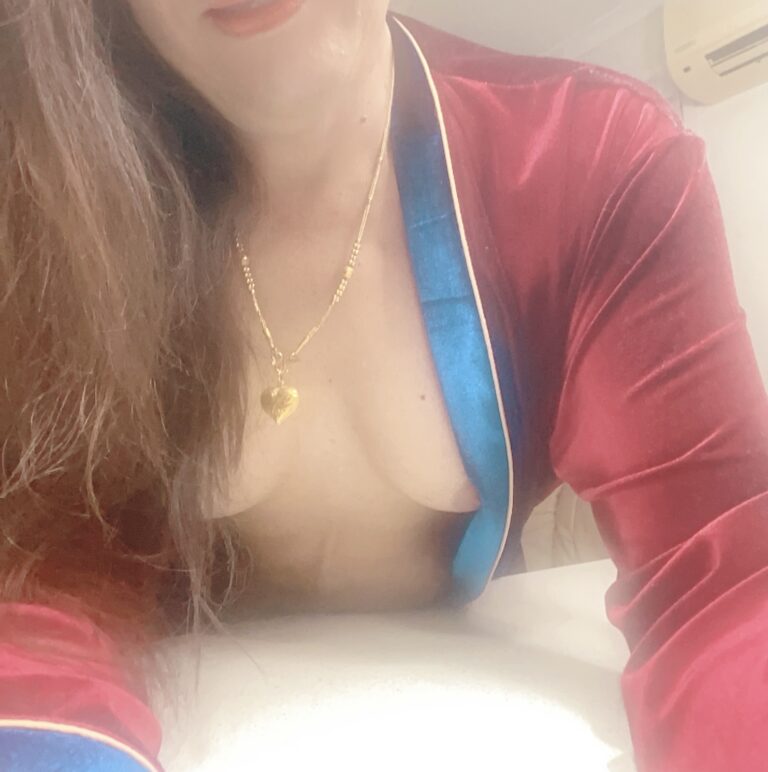 Tukky ladyboy massage